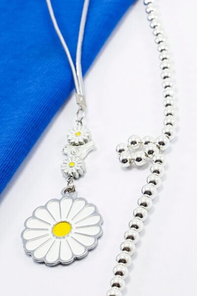 Beyaz Papatyalı Kuşlu Gümüş Renkli Araba Dikiz Ayna Süsü, Yeni Araba Hediyesi