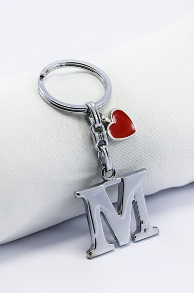 Kırmızı Metal Kalpli Gümüş Renkli Metal M Harfi Anahtarlık /Minik Çanta Süsü