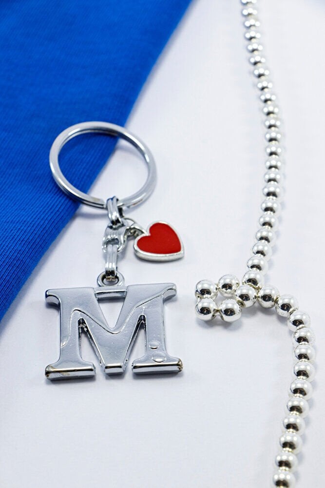 Kırmızı Metal Kalpli Gümüş Renkli Metal M Harfi Anahtarlık /Minik Çanta Süsü