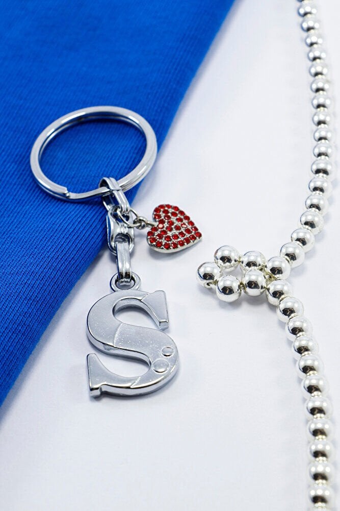 Kırmızı Parlak Kalpli Gümüş Renkli Metal S Harfi Anahtarlık /Minik Çanta Süsü