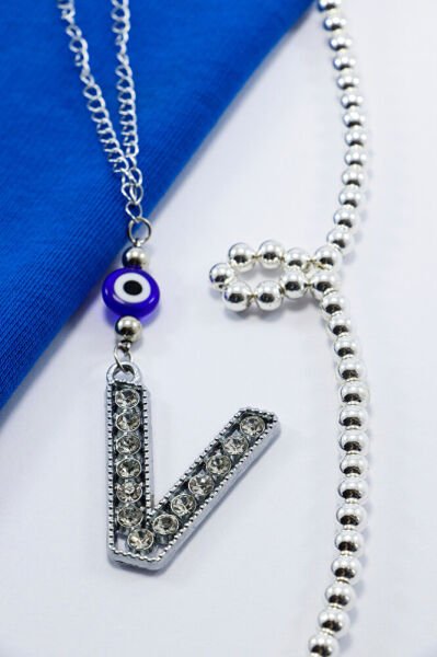 Kristal Taşlı V Harfi Metalik Renk Araba Dikiz Ayna Süsü, Hediyelik Nazar Boncuklu Araba Süsü