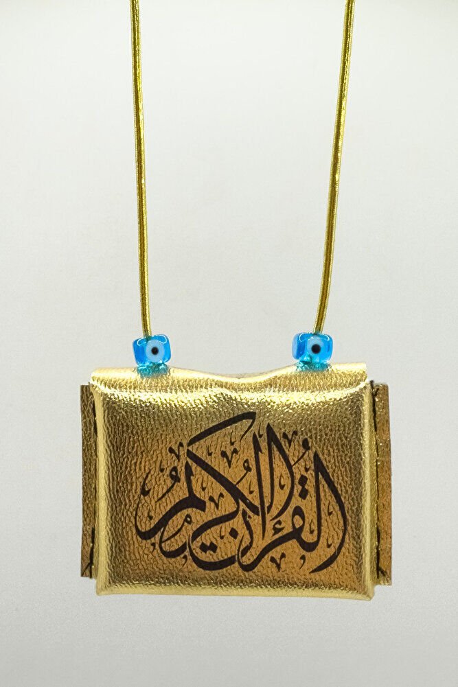 Altın Renkli Kare Nazarlı Deri Çantalı Mini Kur'an-ı Kerim Lastikli Araba Dikiz Ayna Süsü