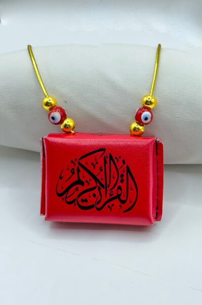 Kırmızı Nazar Boncuklu Deri Çantalı Mini Kur'an-ı Kerim Lastikli Araba Dikiz Ayna Süsü