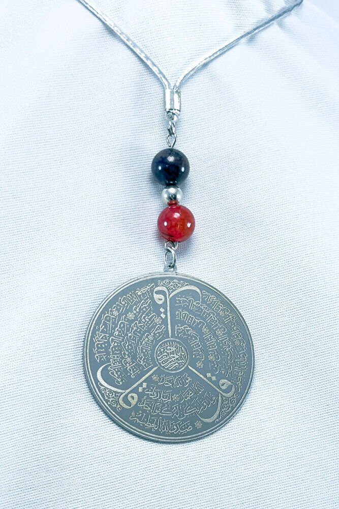 Doğal Akik Taşlı Gümüş Renk Çelik Çift Taraflı Ayetel Kürsi Felak Nas Ihlas Araba Ayna Süsü(4,5 CM)