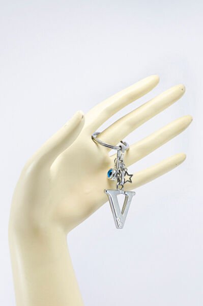 Gümüş Renkli Yıldızlı Nazar Boncuklu Metal V Harfi Anahtarlık / Harfli Çanta Süsü